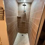 Laloveroom Πανσιόν