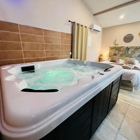 Laloveroom 3* Saint-Auban (Alpes-de-Haute-Provence)