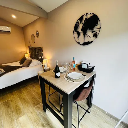 Laloveroom 3* Saint-Auban (Alpes-de-Haute-Provence)